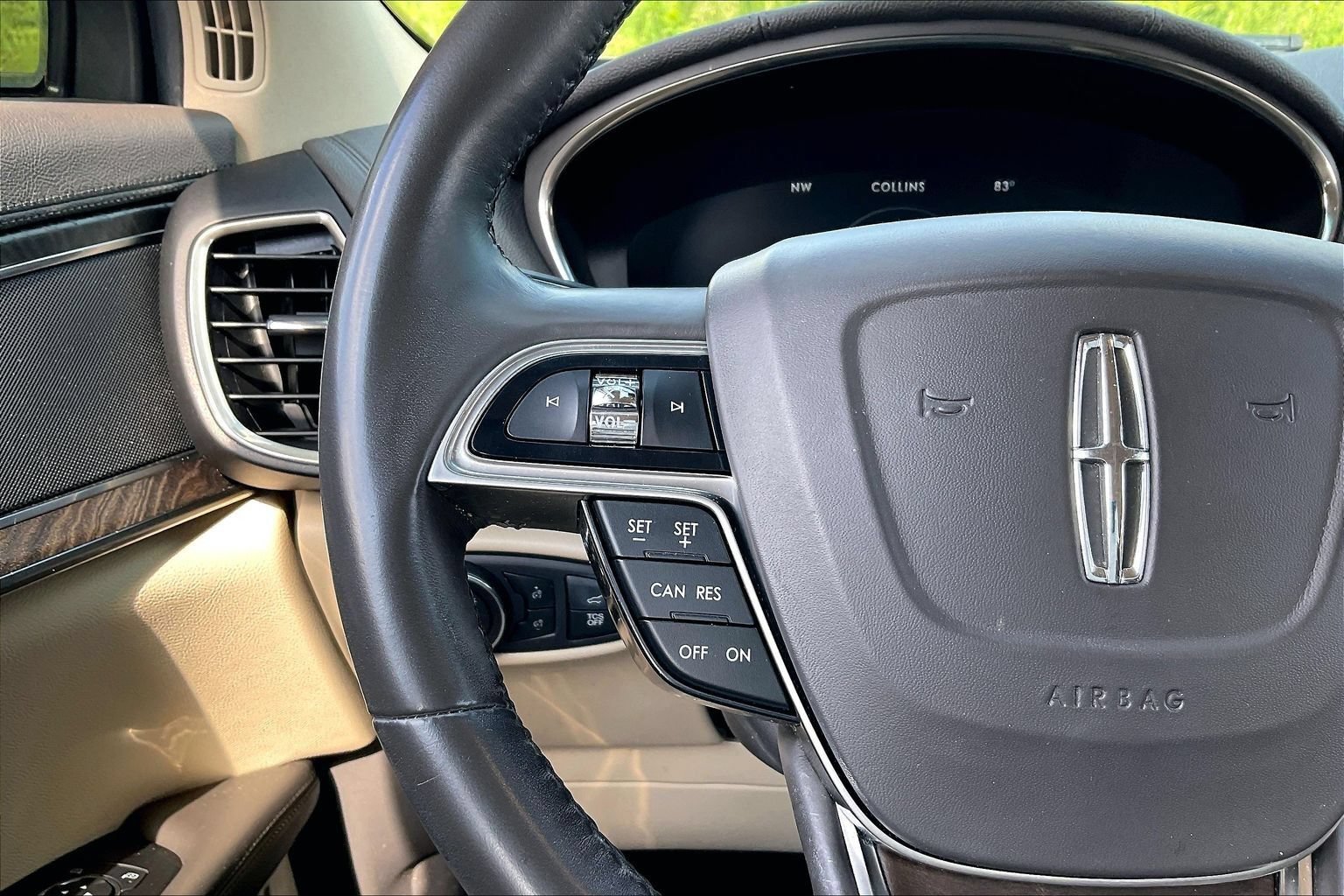 Used 2019 Lincoln Nautilus Select w/ Cargo Utility Package FWD image 18