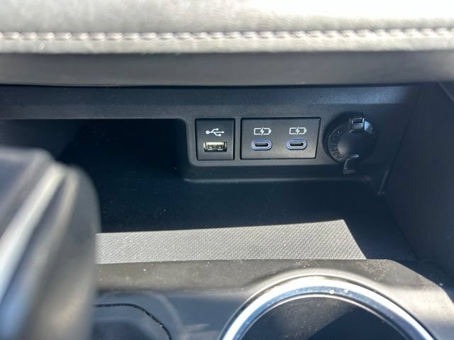 Used 2022 Toyota Highlander XLE FWD image 18