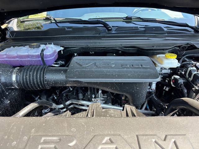 New 2026 RAM 1500 4x4 Crew Cab image 32