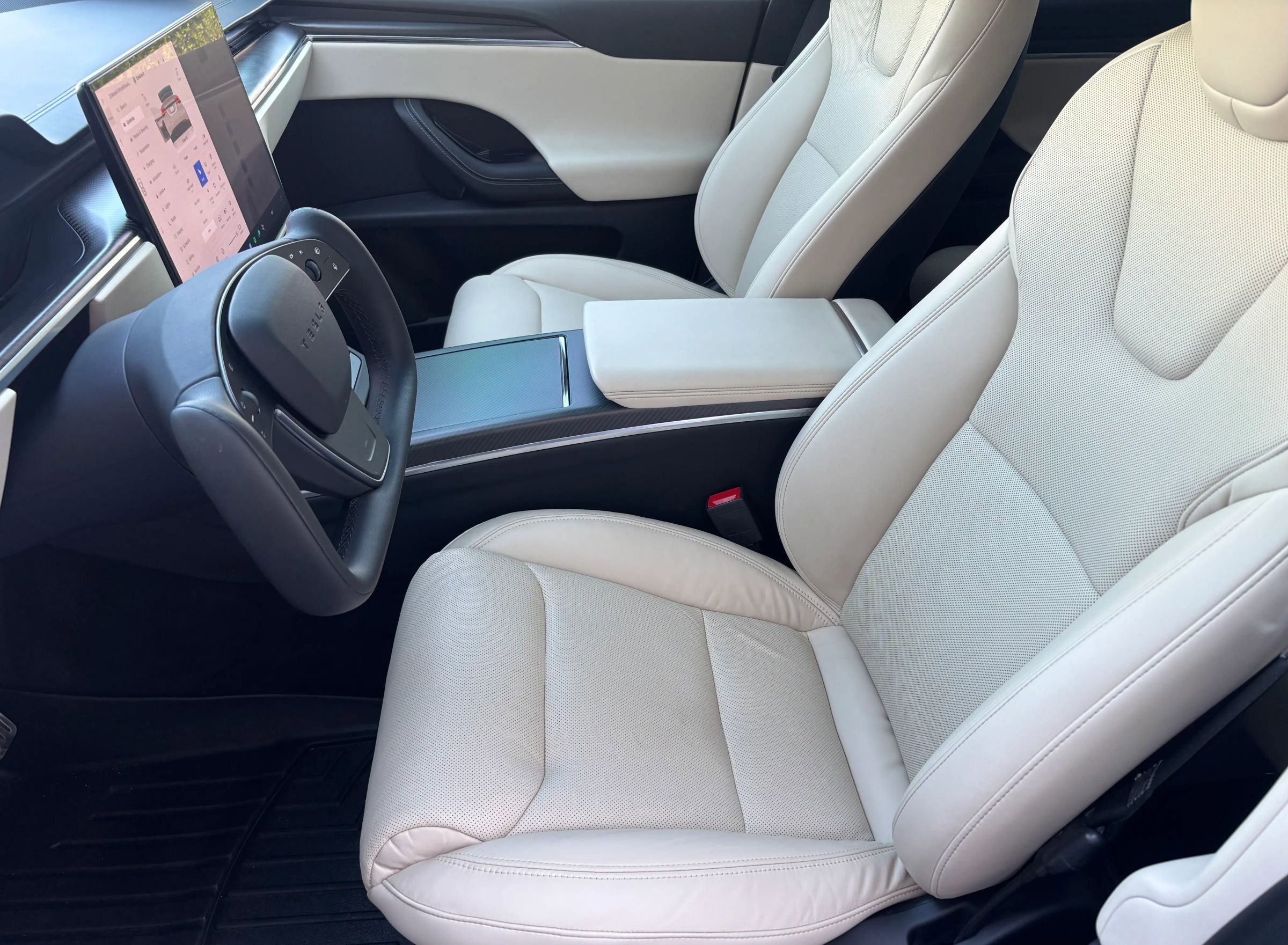 Used 2023 Tesla Model X Standard Sport Utility 4D image 11