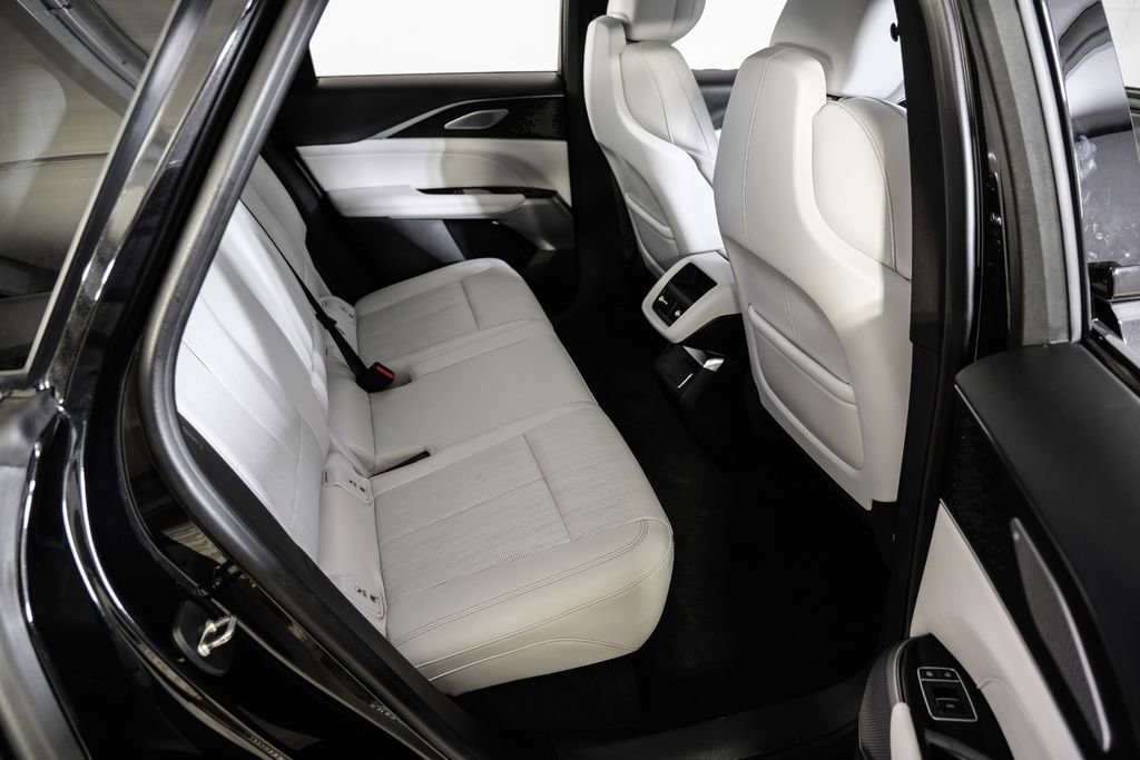 Used 2023 Cadillac Lyriq 2WD image 35