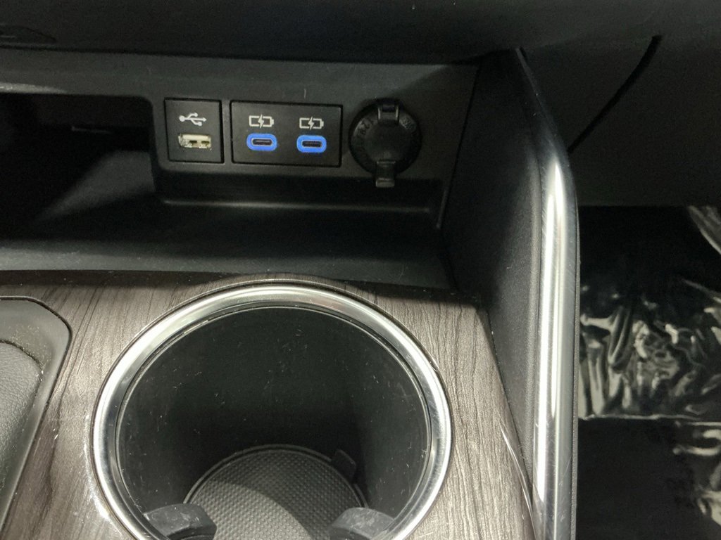 Used 2022 Toyota Highlander Platinum image 16