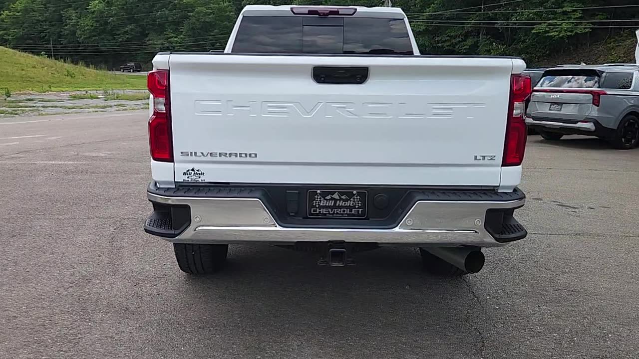 Used 2024 Chevrolet Silverado 2500 LTZ w/ LTZ Convenience Package AWD/4WD image 5