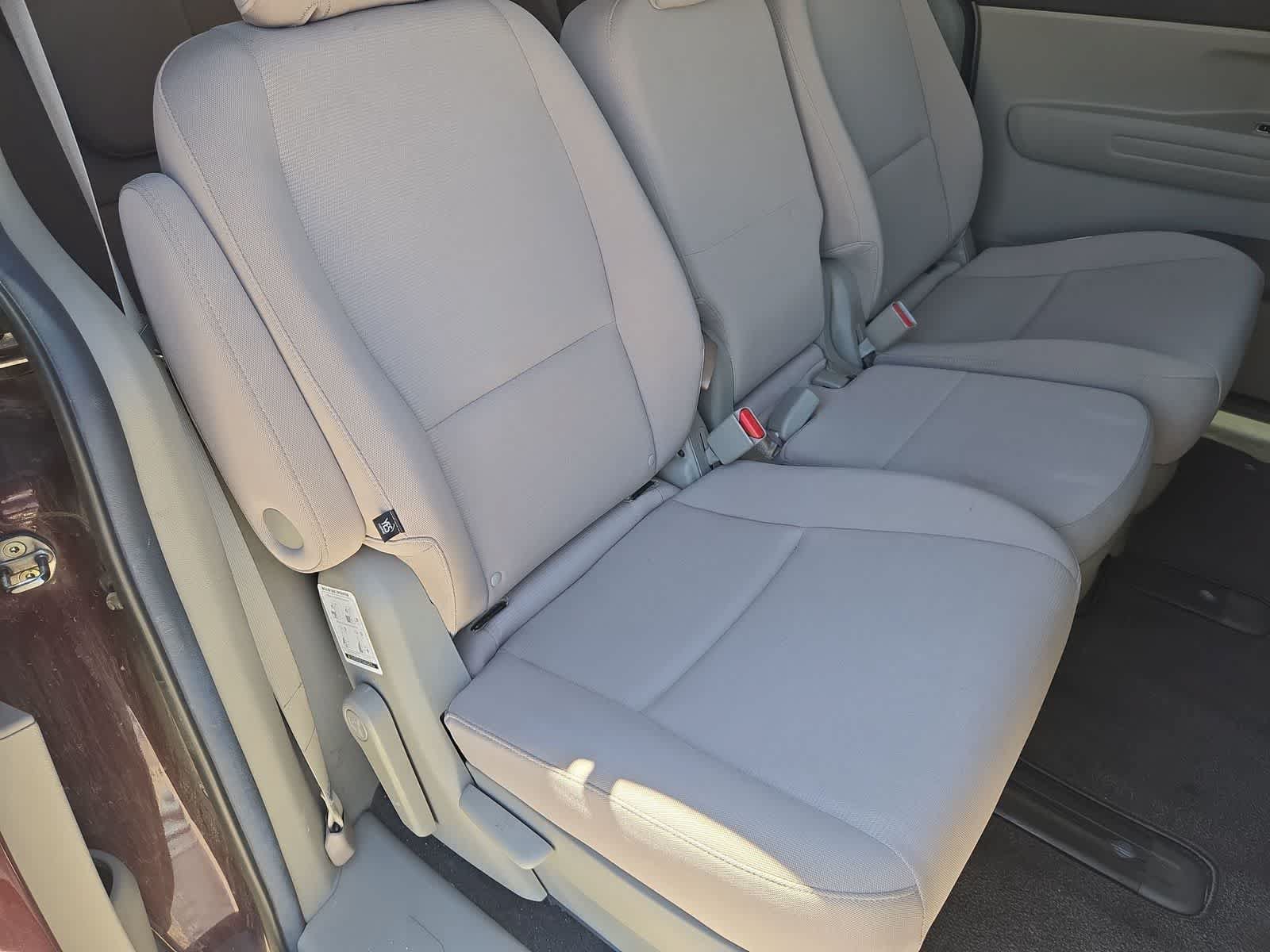 Used 2015 Kia Sedona LX w/ LX Convenience Package FWD image 21