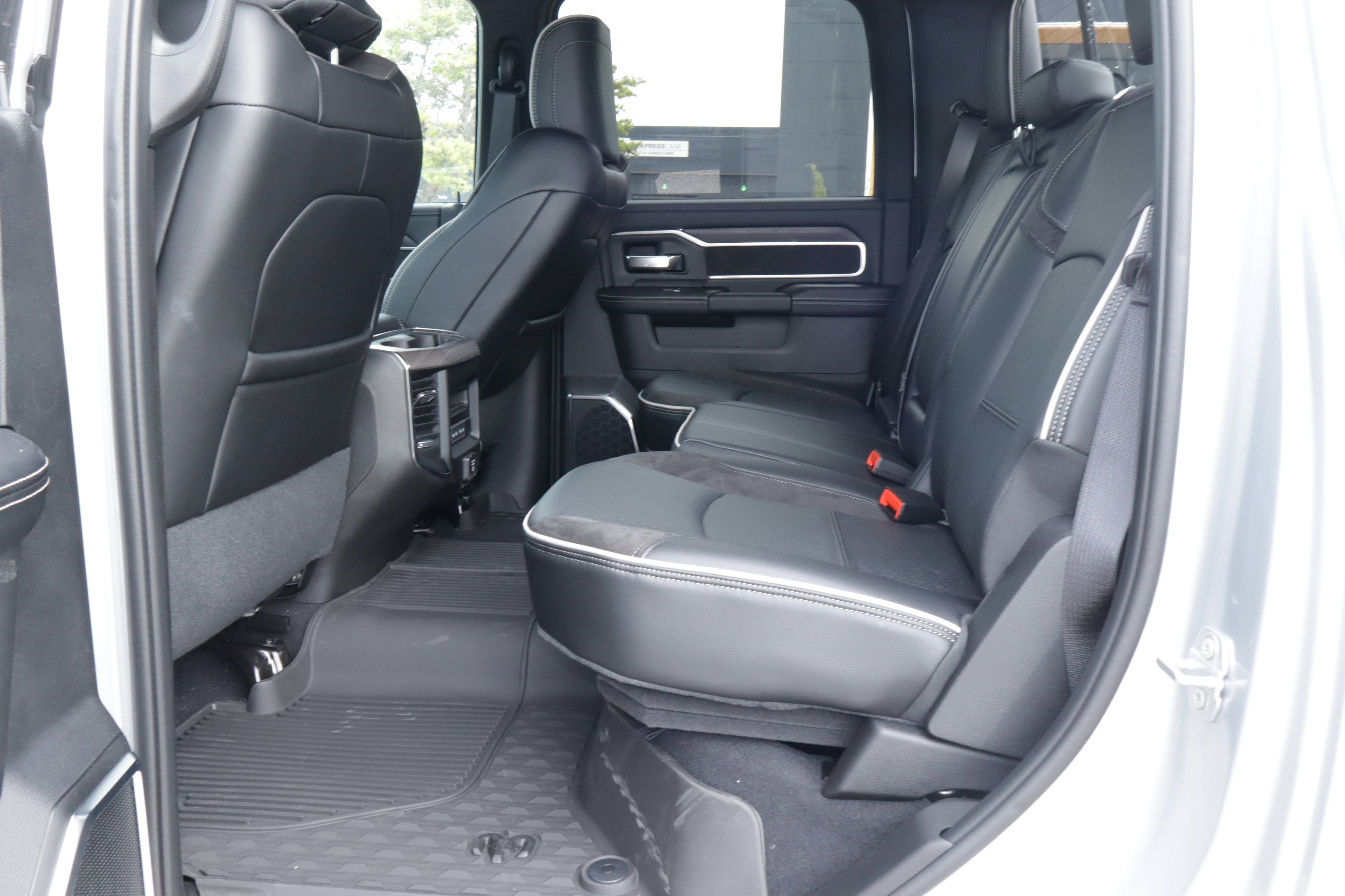New 2027 RAM 2500 Laramie AWD/4WD image 16
