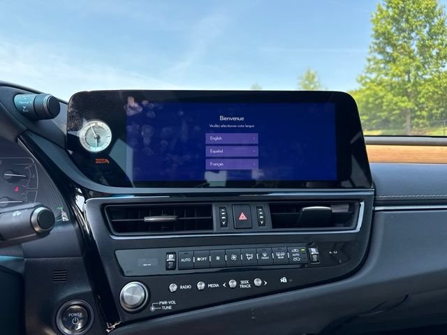 Used 2025 Lexus ES 300h w/ Premium Package FWD image 22