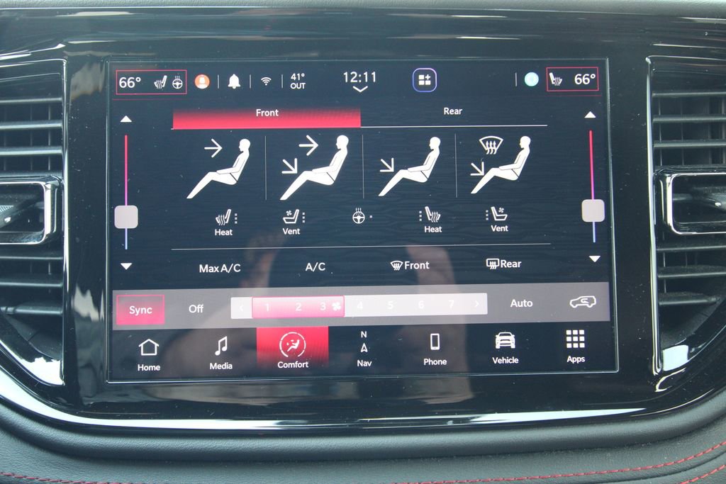 Used 2024 Dodge Durango GT image 33