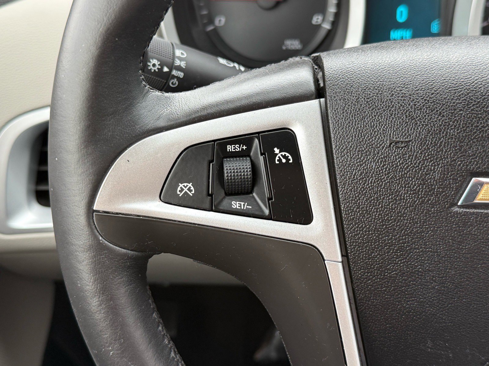 Used 2011 Chevrolet Equinox LT w/ Driver Convenience Package image 15