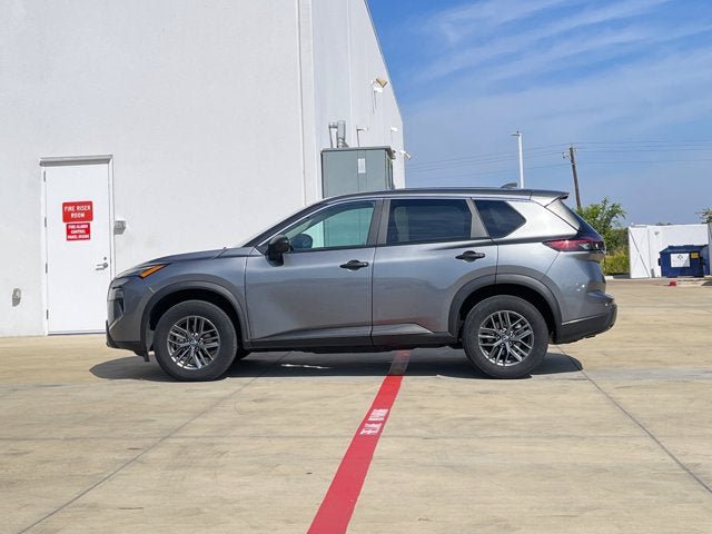 Used 2024 Nissan Rogue S FWD image 3