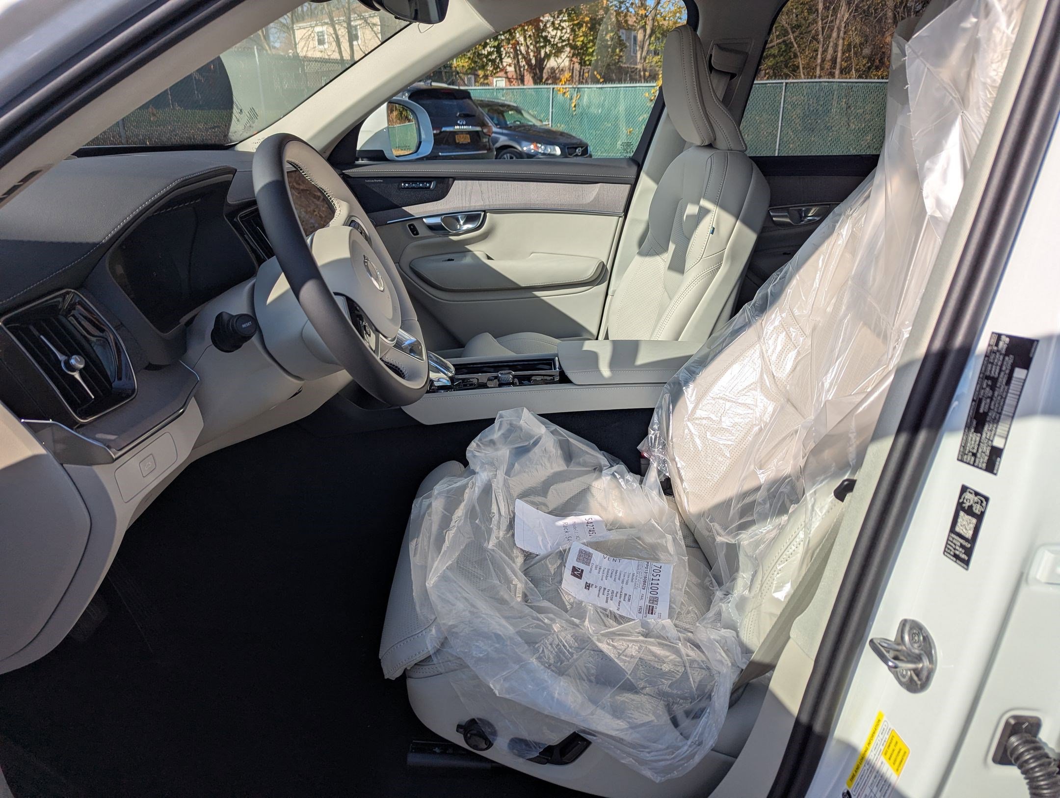 New 2026 Volvo XC90 B6 Ultra w/ Protection Package image 8