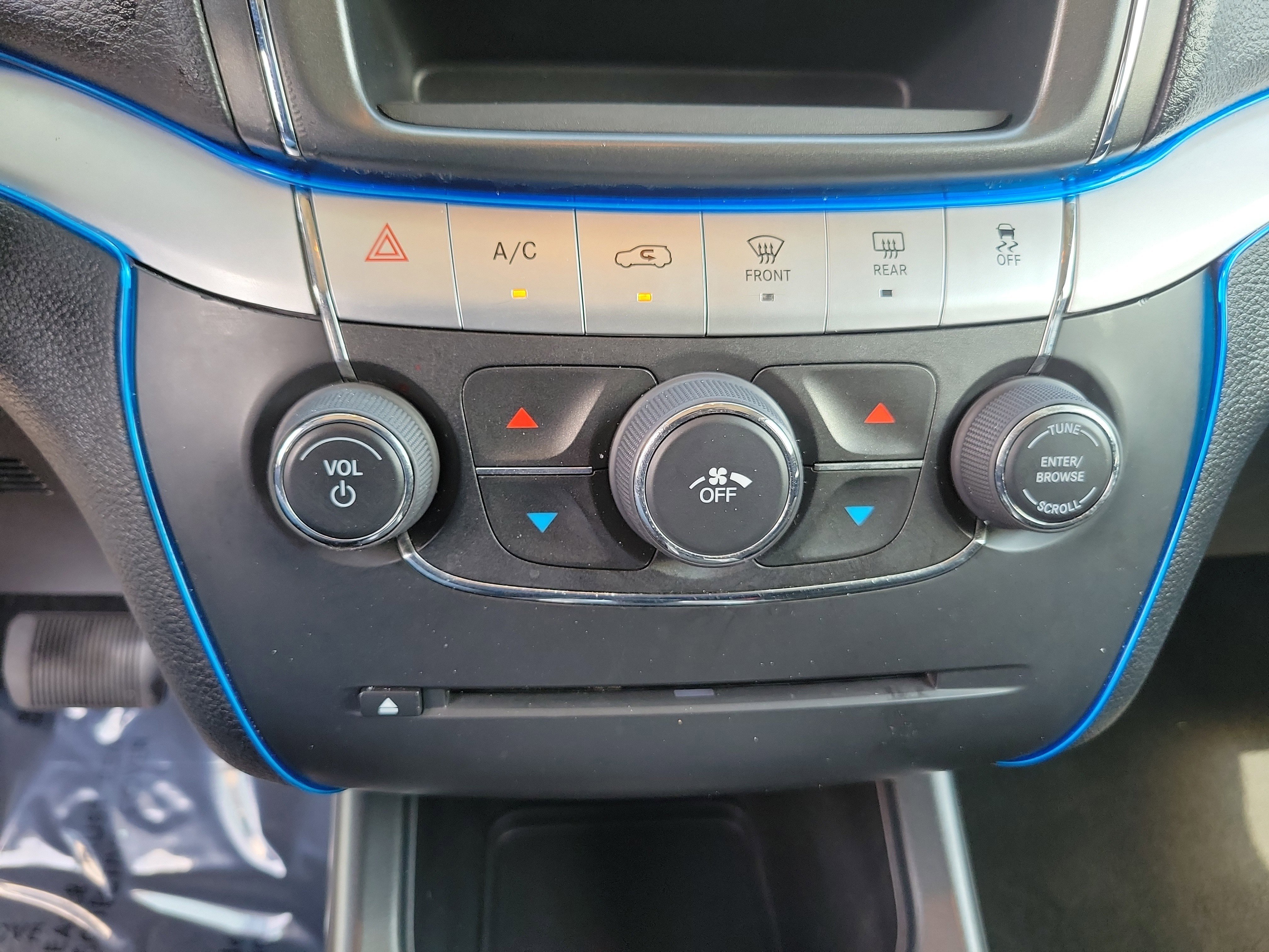 Used 2020 Dodge Journey SE w/ SE Popular Equipment Group FWD image 29
