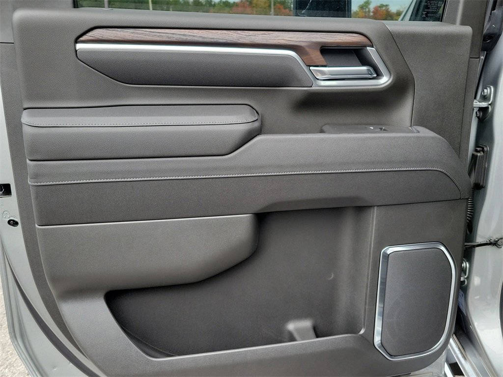 New 2025 GMC Sierra 3500 SLT w/ SLT Premium Package image 10