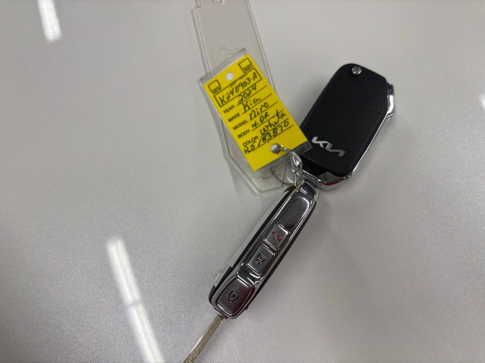 Used 2024 Kia Niro LX FWD image 25