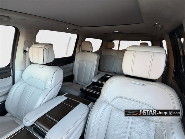 Used 2022 Jeep Grand Wagoneer Series II w/ Convenience Group III image 11