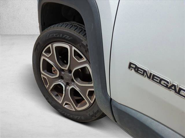 Used 2015 Jeep Renegade Limited image 7