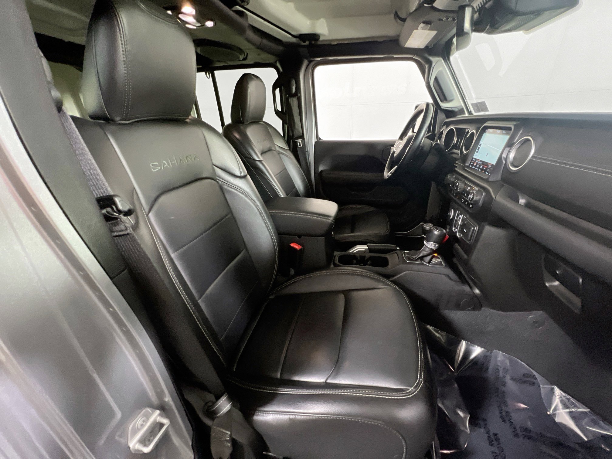 Used 2020 Jeep Wrangler Unlimited Sahara AWD/4WD image 27