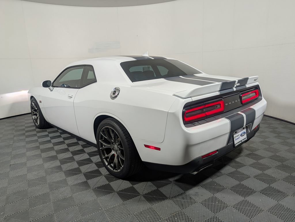 Used 2015 Dodge Challenger SRT w/ Technology Group image 6