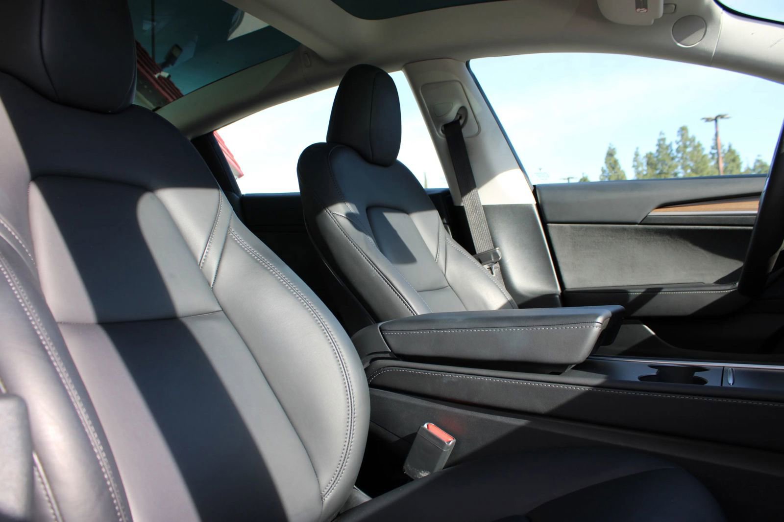 Used 2023 Tesla Model 3 Standard Range image 24