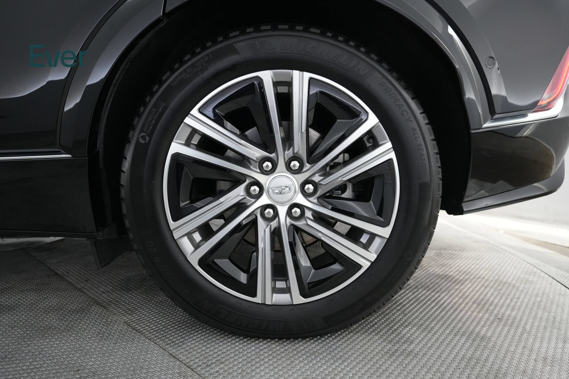 Used 2024 Cadillac Lyriq Luxury AWD/4WD image 9