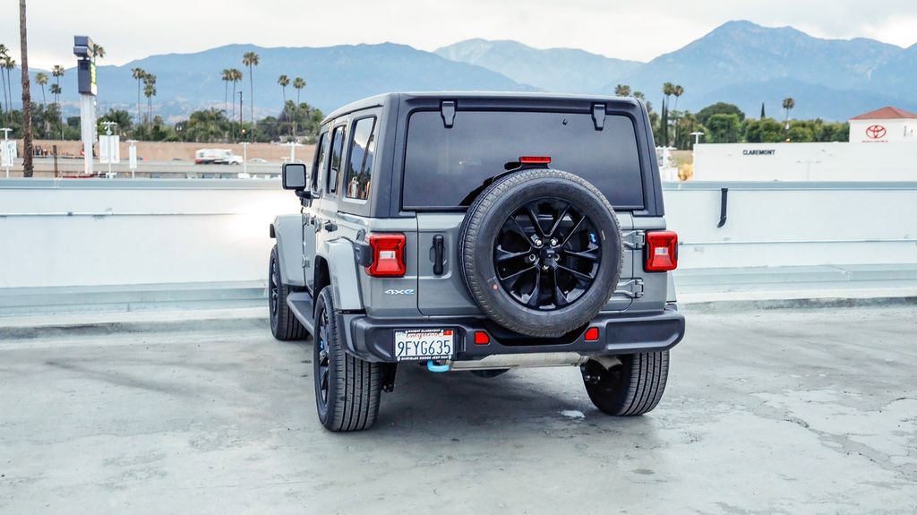 Used 2023 Jeep Wrangler Unlimited Sahara w/ Cold Weather Group AWD/4WD image 7