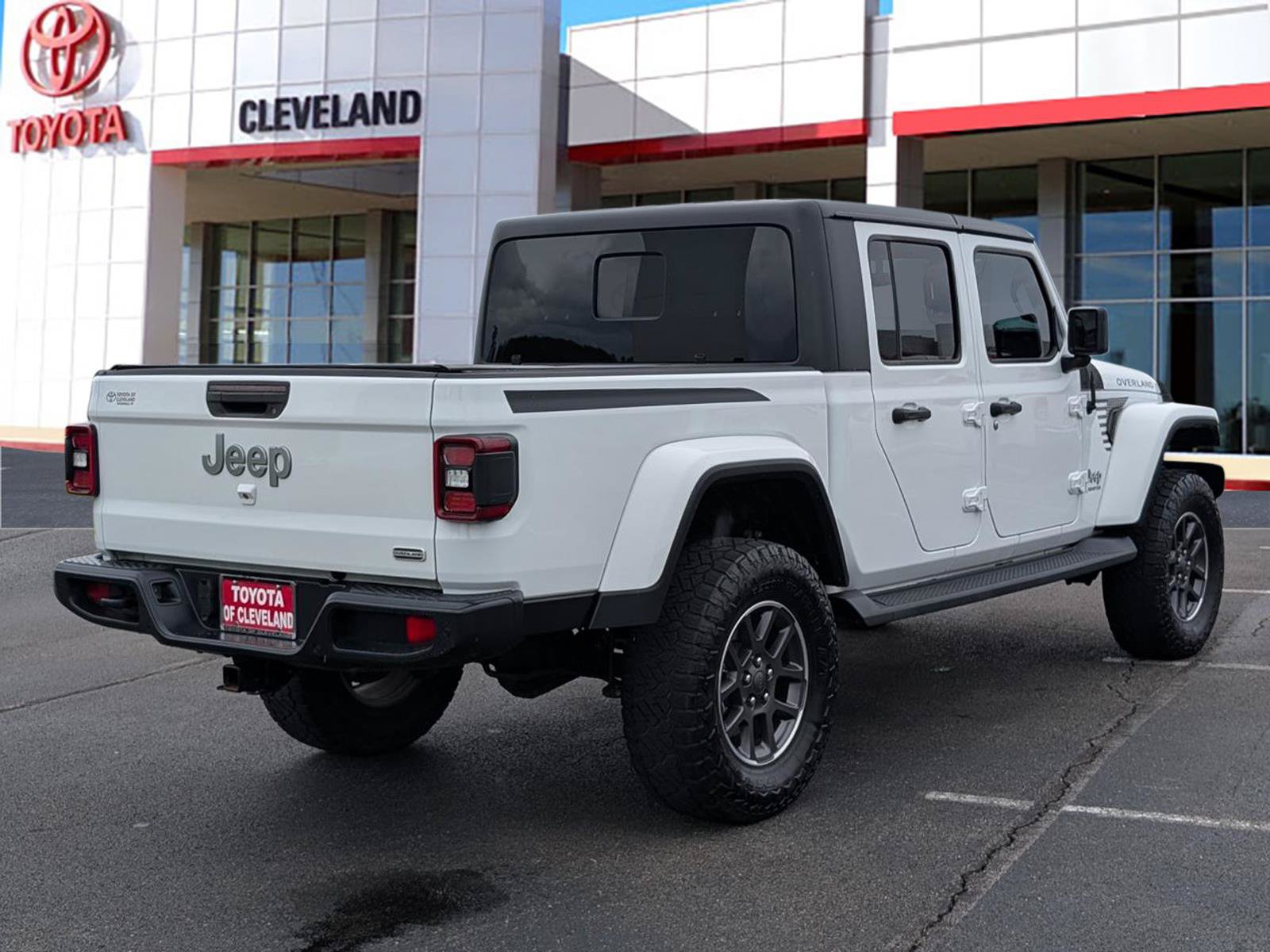 Used 2020 Jeep Gladiator Overland AWD/4WD image 7