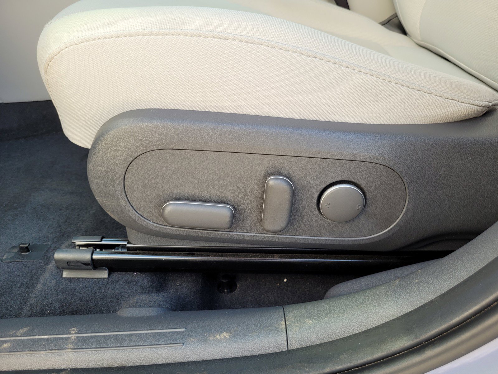 Used 2024 Hyundai Kona SEL FWD image 11