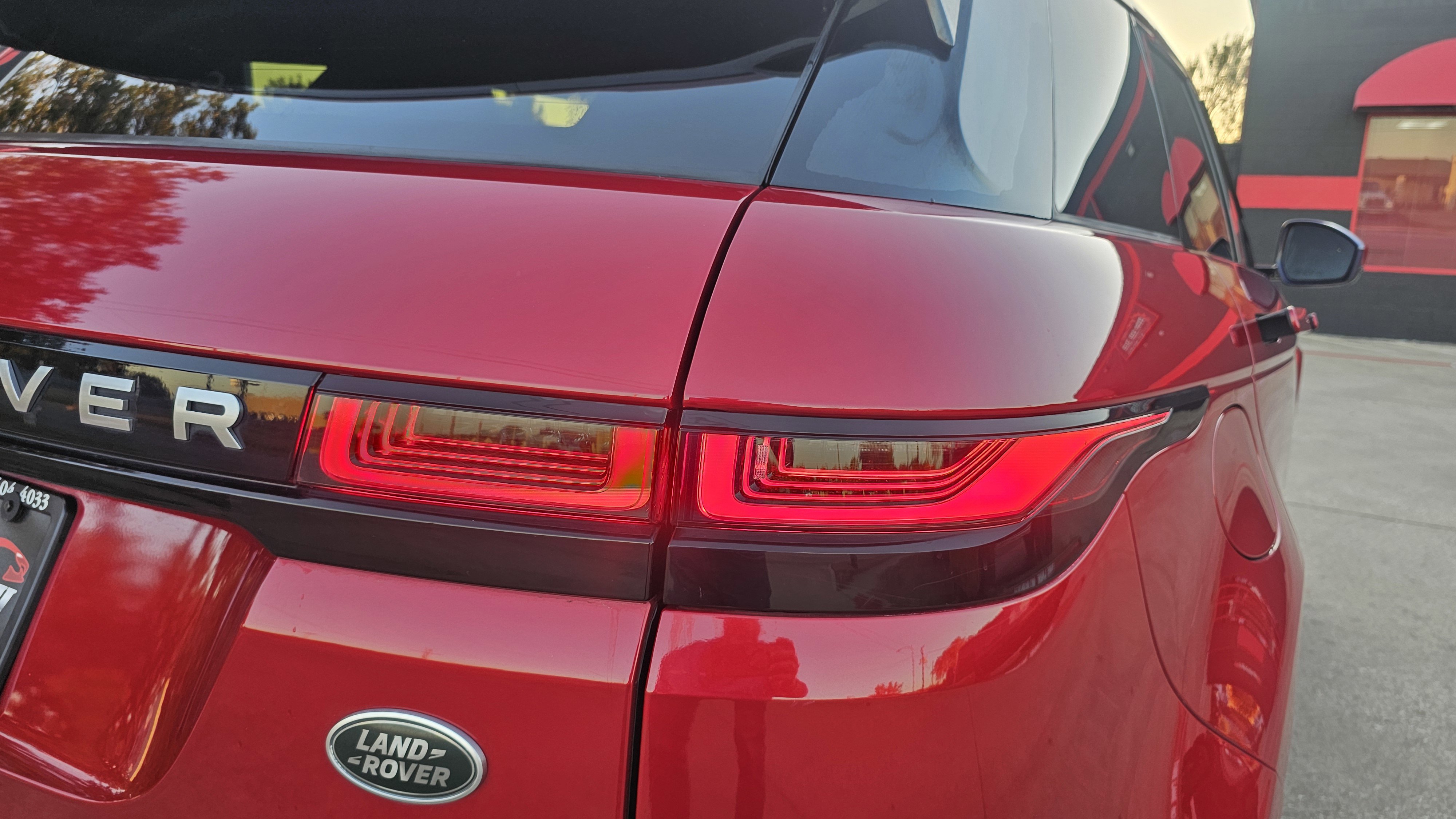 Used 2020 Land Rover Range Rover Evoque SE AWD/4WD image 9