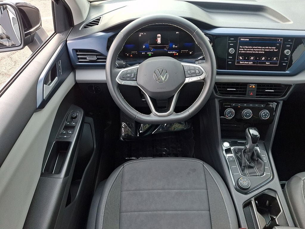 Certified 2023 Volkswagen Taos SE w/ Panoramic Sunroof Package AWD/4WD image 11