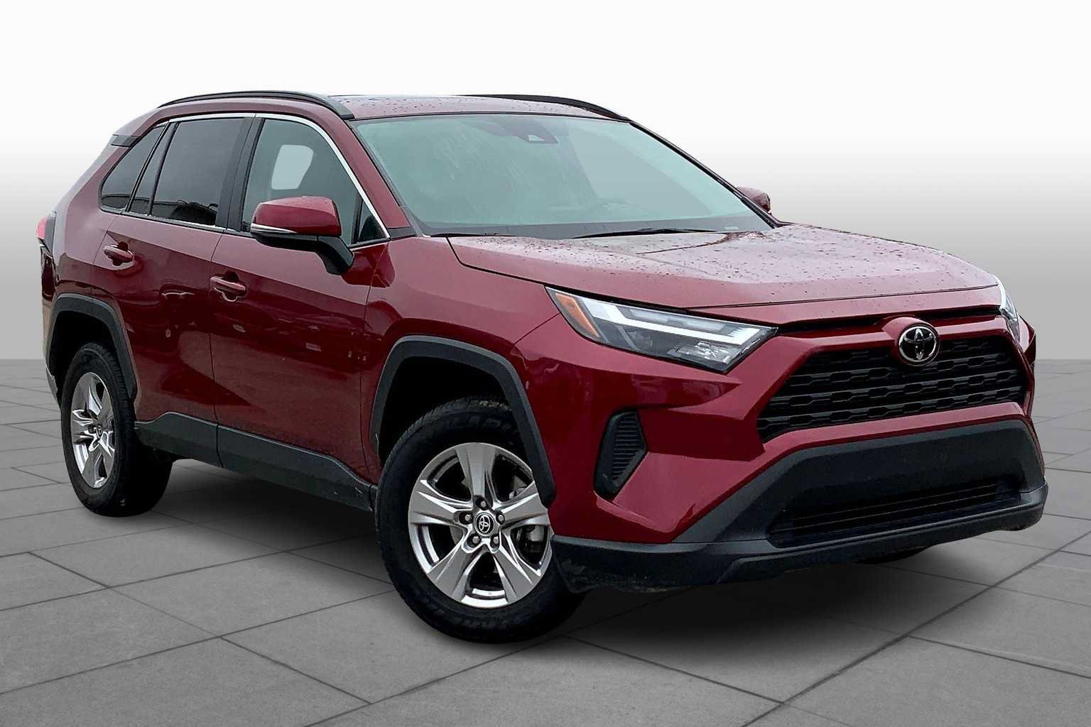 Used 2023 Toyota RAV4 XLE w/ Convenience Package FWD image 3