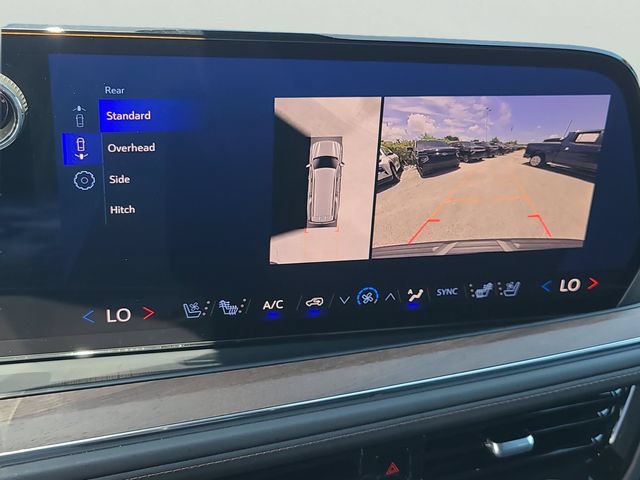 Used 2025 Chevrolet Suburban High Country AWD/4WD image 33