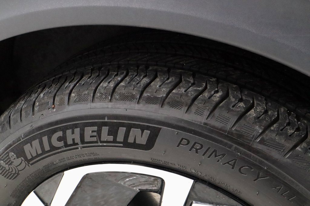 Used 2025 Chevrolet Equinox EV LT image 19