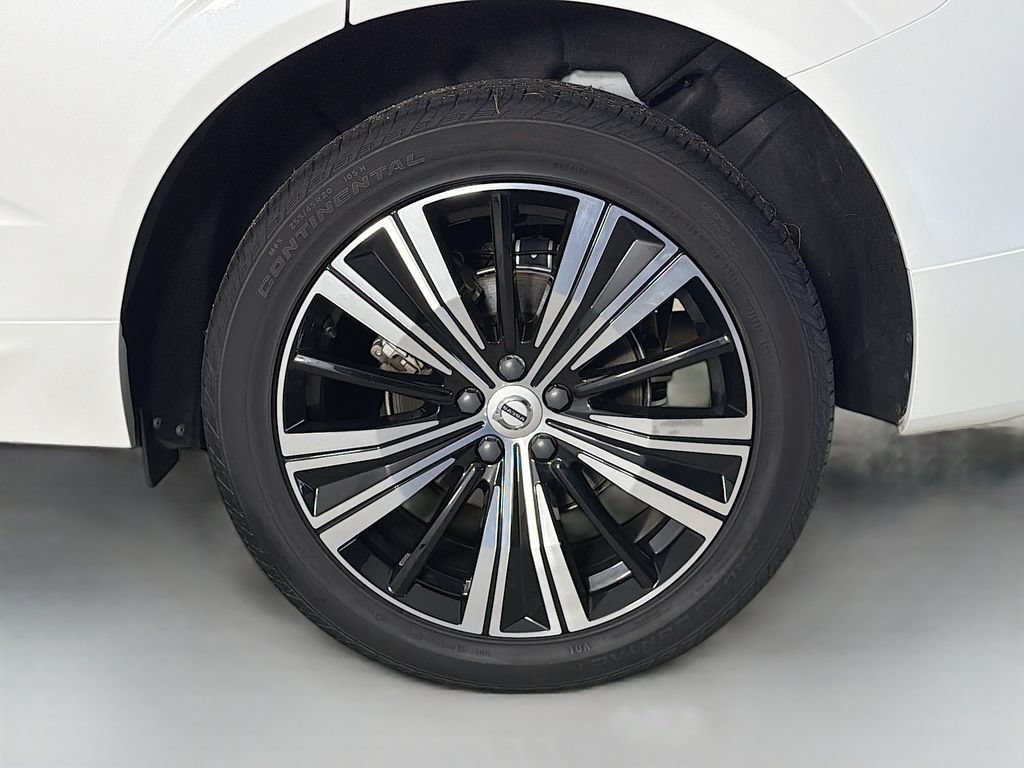 Used 2023 Volvo XC60 B5 Plus AWD/4WD image 31