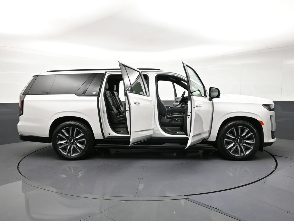 Certified 2022 Cadillac Escalade ESV Sport w/ Touring Package AWD/4WD image 33