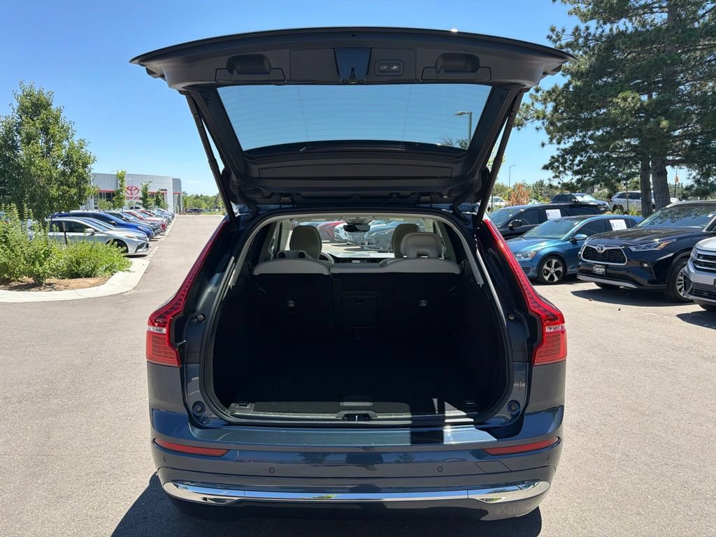Used 2023 Volvo XC60 B5 Plus AWD/4WD image 17