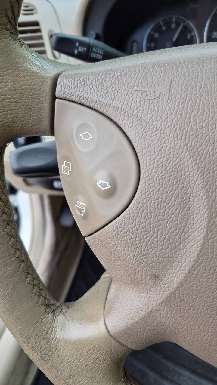 Used 2005 Mercedes-Benz E 500 Sedan image 35
