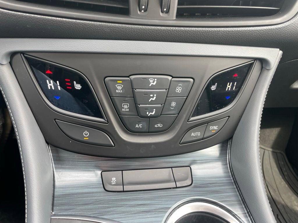 Used 2019 Buick Envision Essence image 13