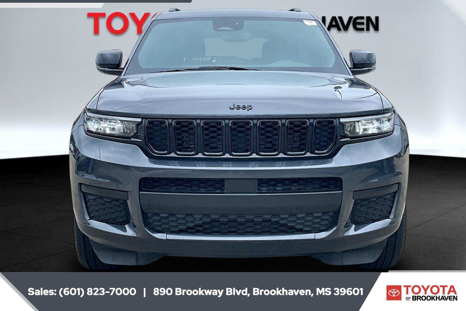 Used 2023 Jeep Grand Cherokee L Laredo AWD/4WD image 3
