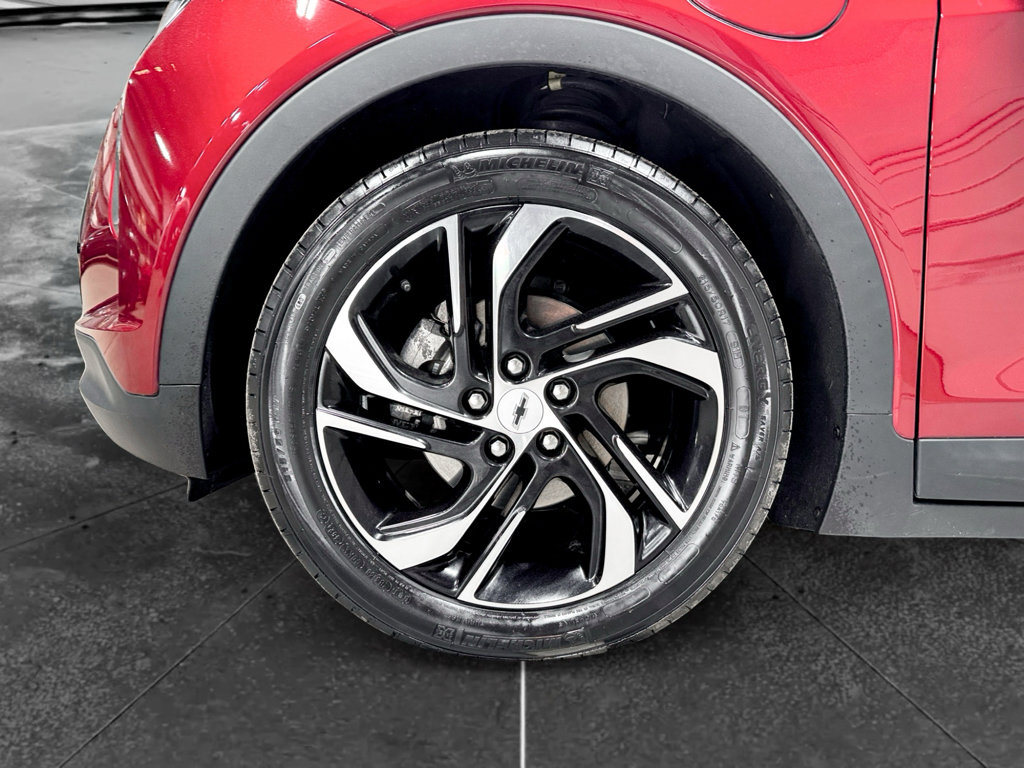 Used 2022 Chevrolet Bolt LT FWD image 28