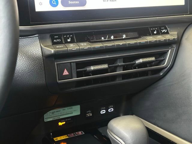 Used 2025 Toyota Camry XSE FWD image 29