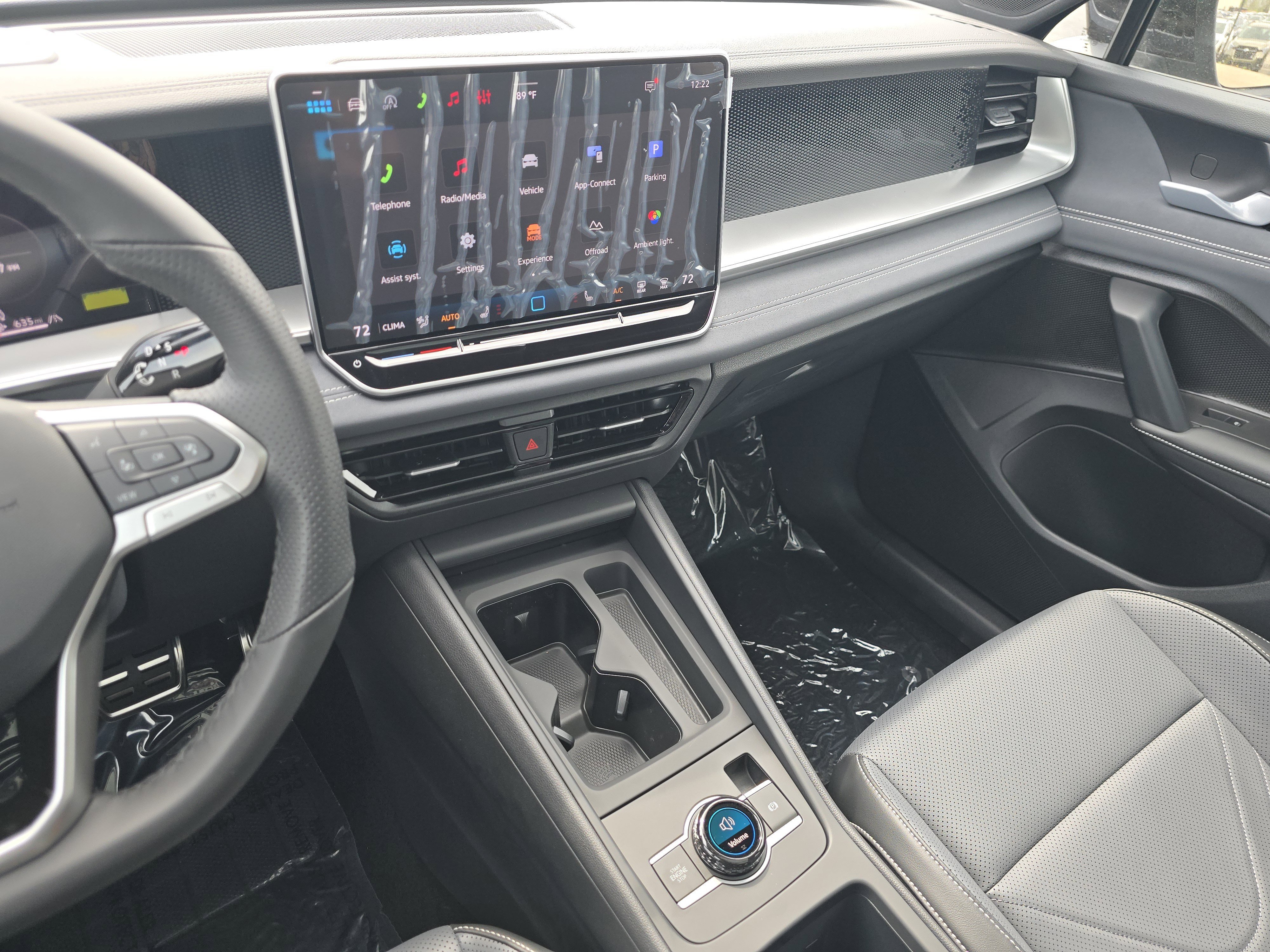 New 2026 Volkswagen Tiguan SE R-Line AWD/4WD image 24