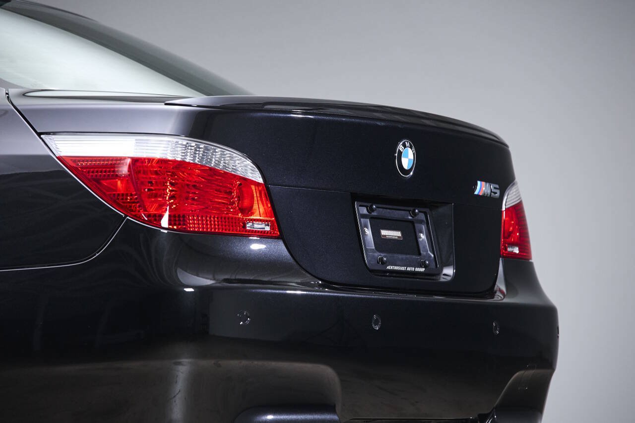 Used 2006 BMW M5 RWD image 44