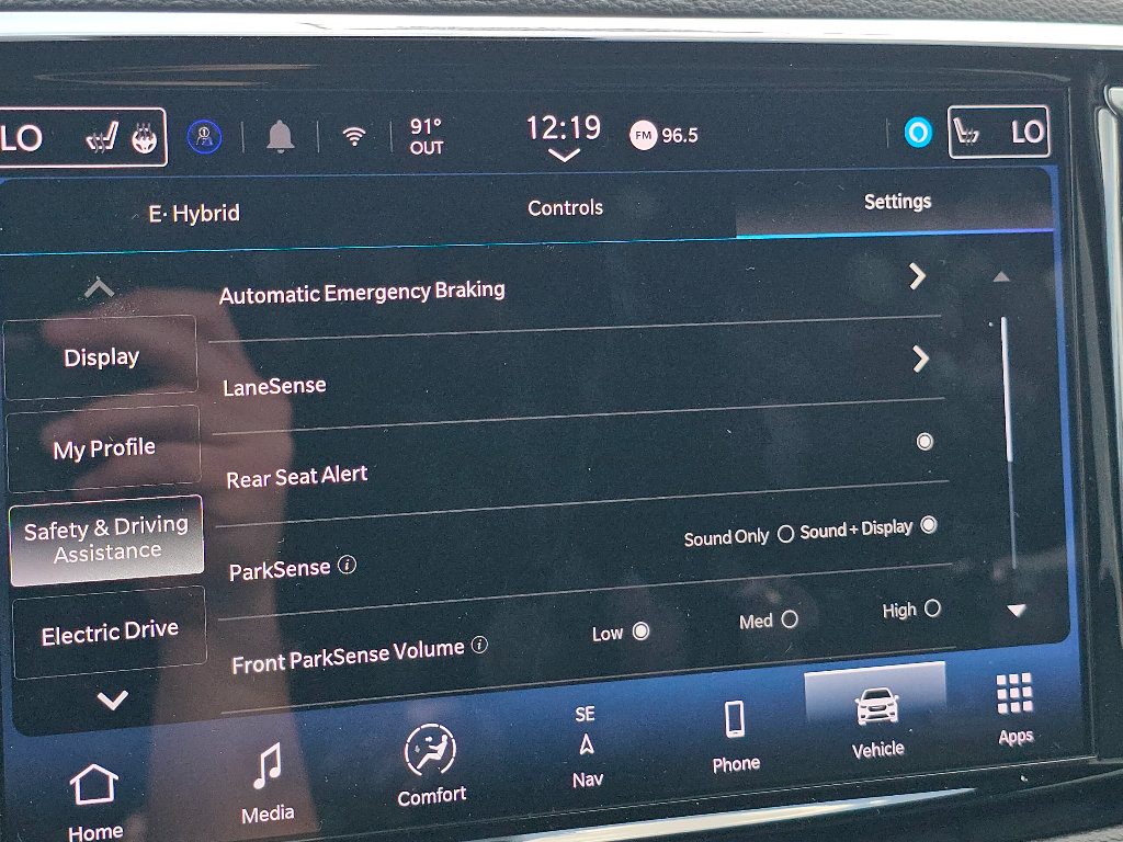Used 2024 Chrysler Pacifica Limited FWD image 33