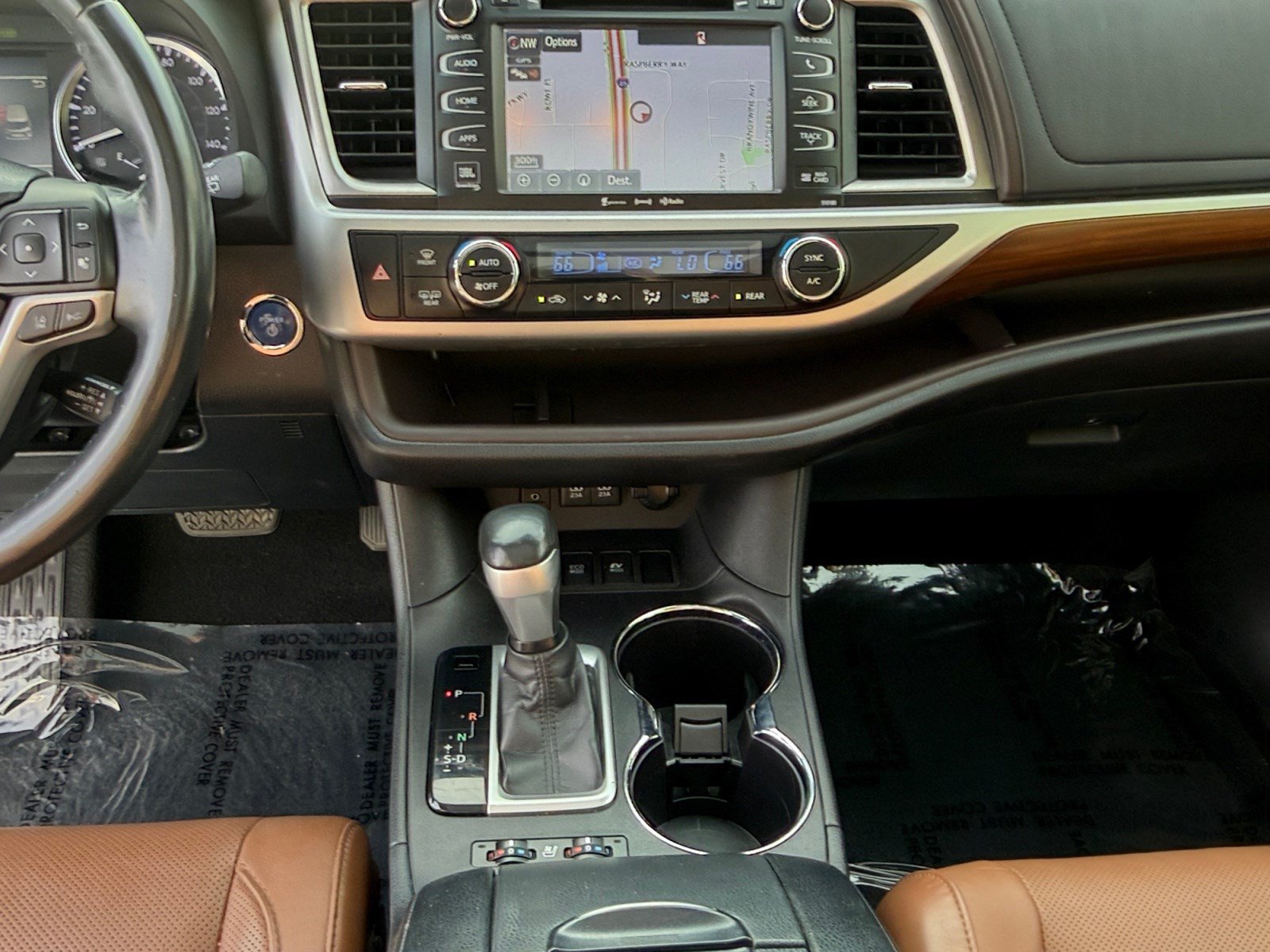 Used 2017 Toyota Highlander Limited Platinum AWD/4WD image 19