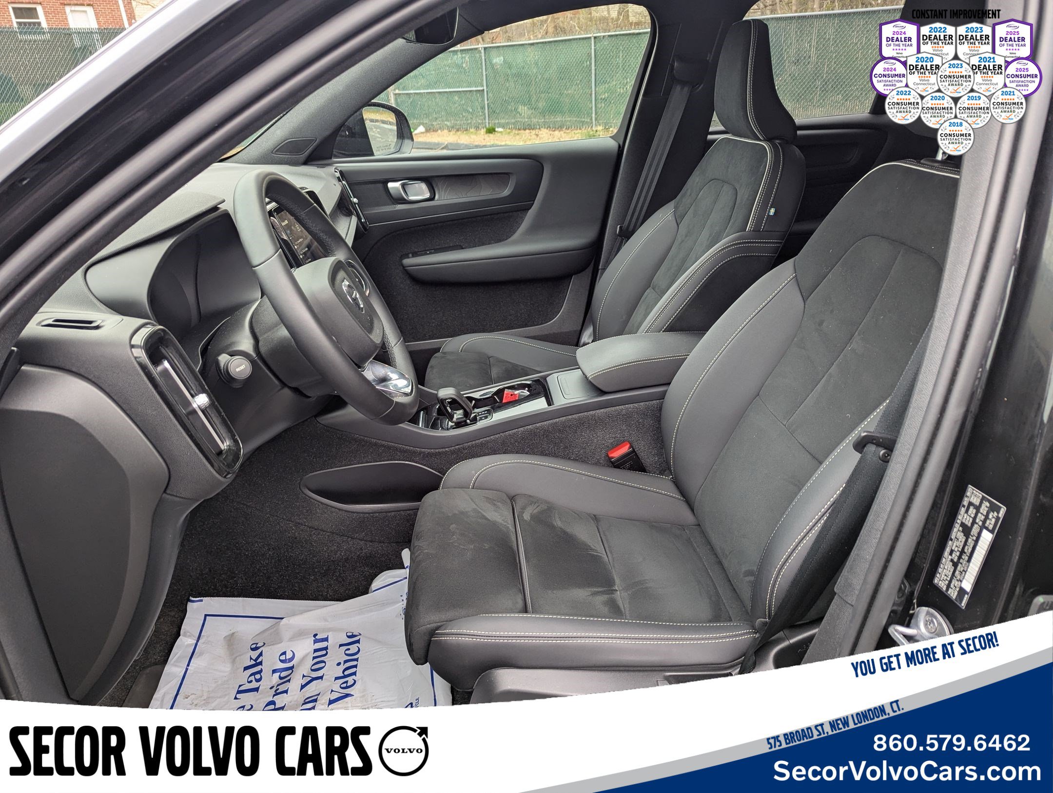 Certified 2024 Volvo XC40 Recharge Plus w/ Protection Package Premier image 8