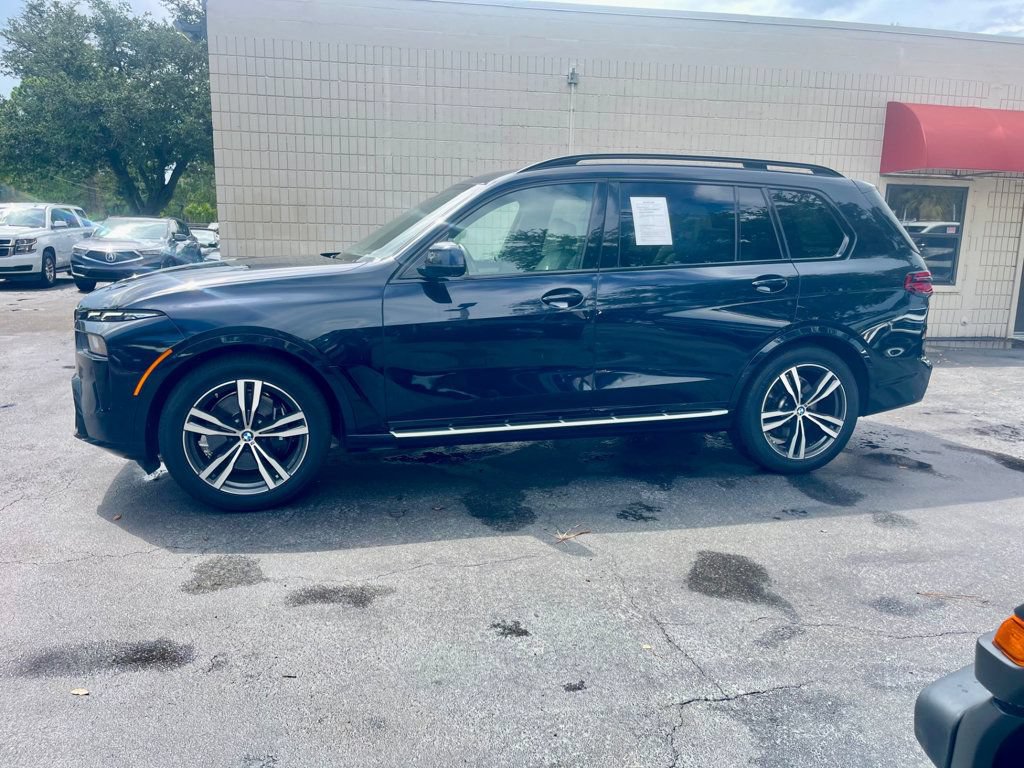 Used 2026 BMW X7 xDrive40i AWD/4WD image 2