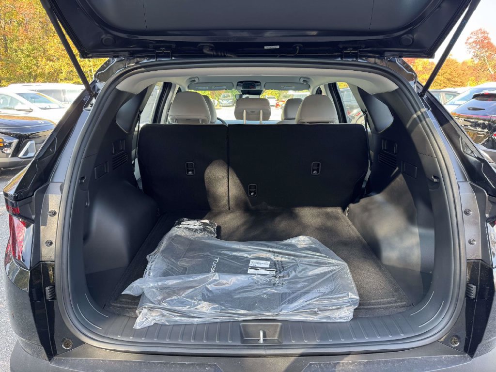 New 2026 Hyundai Tucson Blue SE FWD image 11