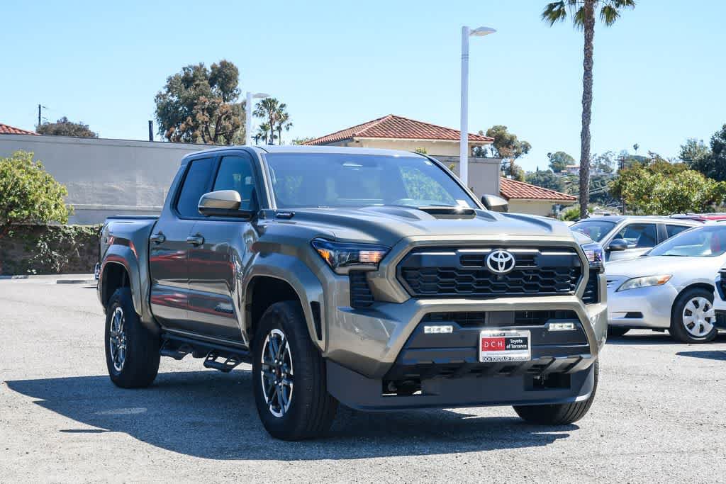 Certified 2025 Toyota Tacoma TRD Sport w/ TRD Sport Premium Package AWD/4WD image 3