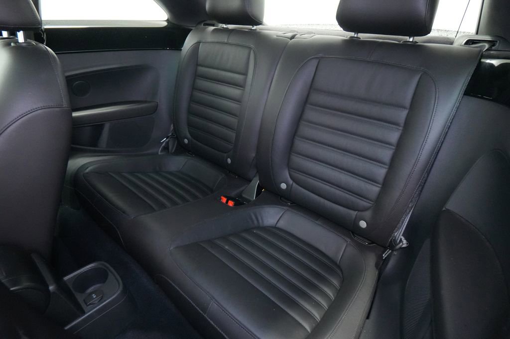 Used 2012 Volkswagen Beetle Turbo FWD image 17