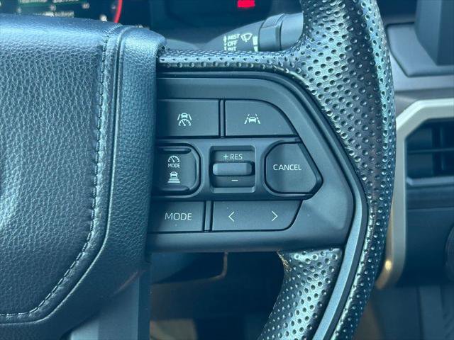 Certified 2025 Toyota Tacoma SR5 AWD/4WD image 35