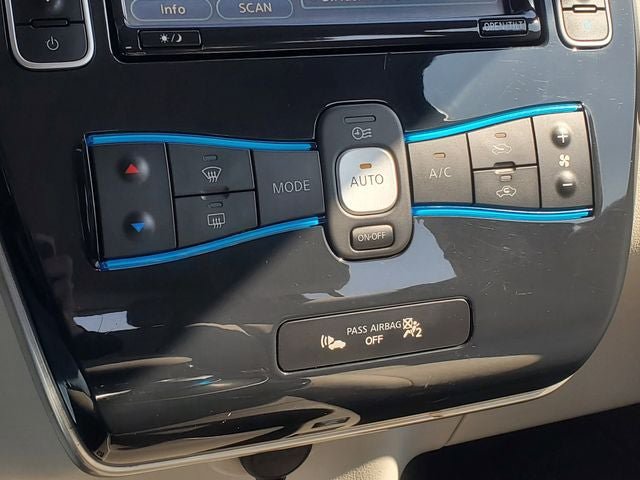 Used 2012 Nissan Leaf SL FWD image 18